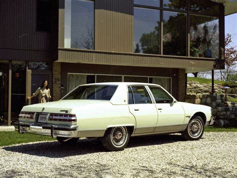Car In Pictures Car Photo Gallery Pontiac Bonneville Brougham 1979