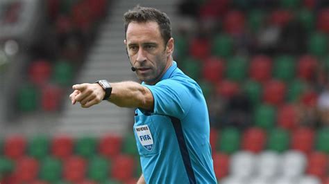 Não é só ele, há vários. Artur Soares Dias é o árbitro nomeado para o Benfica-Sp ...