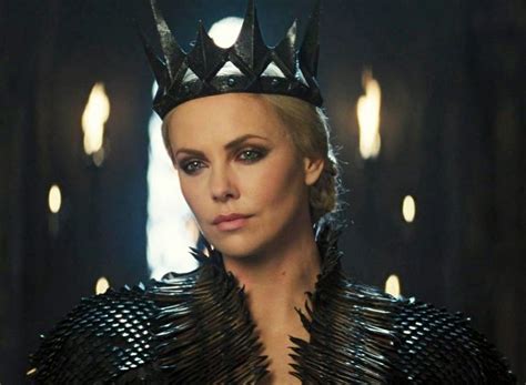 Snow White And The Huntsman Queen Ravenna Charlize Theron Queen Ravenna Snow White