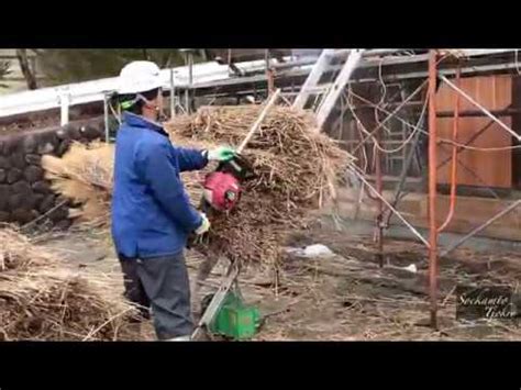 Begini Pembuatan Atap Jerami Rumah Tua Jepang - YouTube