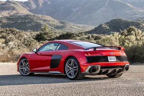 Inside the r8's stunning cabin, you'll find the finest materials and finishes. 2020 Audi R8 Coupe US - HD Pictures, Videos, Specs ...