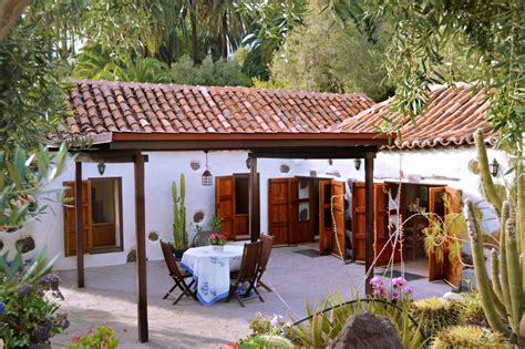 Tiene 3 casas 2 para 8 personas. Casa Rural El Valle de Enrique.GRAN CANARIA | ViveloRural.com