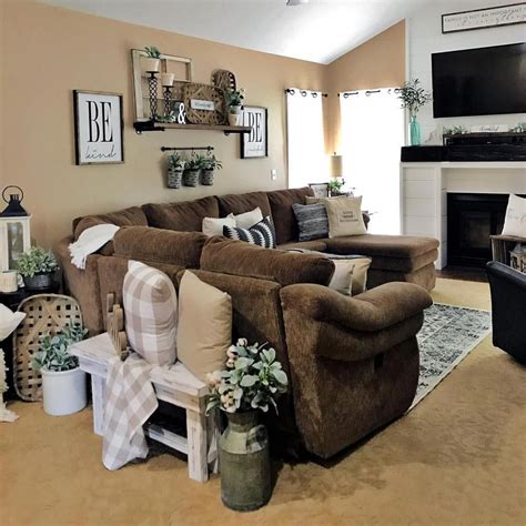 20 Rustic Farmhouse Living Room With Brown Couch
