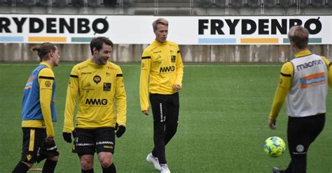 Sarpsborg 08 skifter drakt før denne sesongen. Her ser du treningskampen mot Sarpsborg / Start