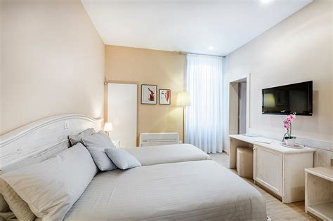 Installata dal comitato evk2cnr sulla cima di kala patthar, 5.600 metri : Double Twin Room Bissone Lugano - Hotel Restaurant La Palma