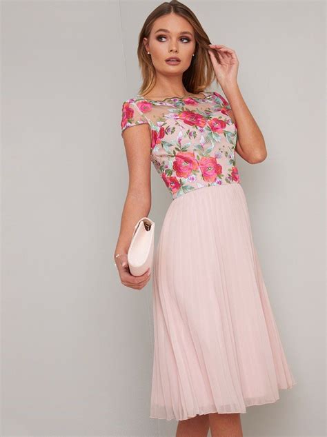 Cap Sleeved Embroidered Bodice Pleat Midi Dress In Pink Looks Casuais