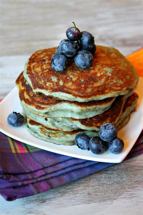 These greek yogurt pancakes are thick, delicious, and have only four (!!) ingredients.recipe. Greek Yogurt Pancakes - Recipe Girl
