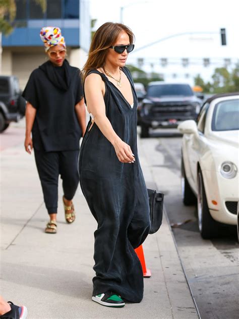 Jennifer Lopez Is Redefining The Workout Outfit In A Plunging Baggy