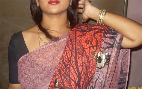 Actress Nude Photos Indian Desi Mallu Aunty Removing Dress