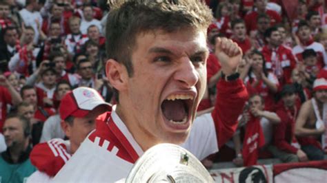 Мюллер томас (thomas muller) футбол нападающий германия 13.09.1989. FC Bayern München: Thomas Müller zieht Jahresbilanz 2010 | FC Bayern