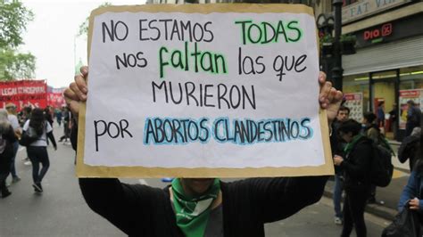 campaña por aborto legal vuelve a las calles argentinas el debate