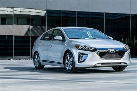 Best Deals On Hybrid Plug In And Electric Cars For February 2019