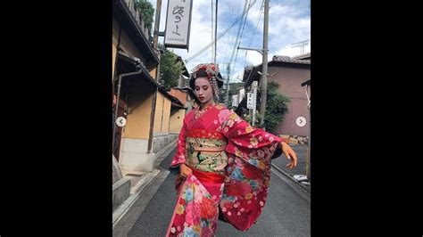 Ferne Mccann Risks Causing Offence As She Dresses As A Geisha In Japan