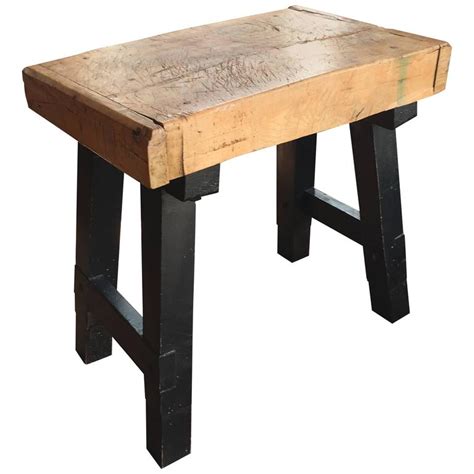 Enjoy free shipping on most the chopping block is cleverly designed to be an efficient prep station & the shelving has proved to designed with smaller spaces in mind, this versatile piece also has an extendable table on one side. Butcher Block Table Kitchen Island at 1stdibs