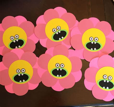 Diy Trolls Flowers To Turn Into A Banner Fiesta De Cumpleaños Trolls