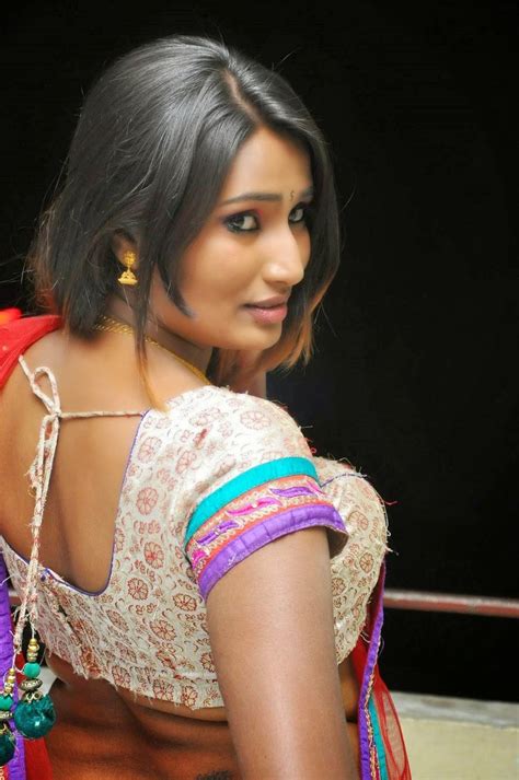 Cap Actress Swathi Naidu Hot Navel Show Images