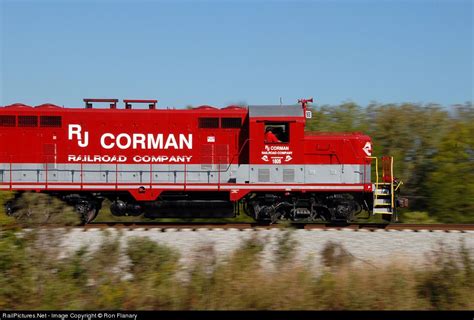 Railpicturesnet Photo Rjc 1605 Rj Corman Railroads Emd Gp16 At
