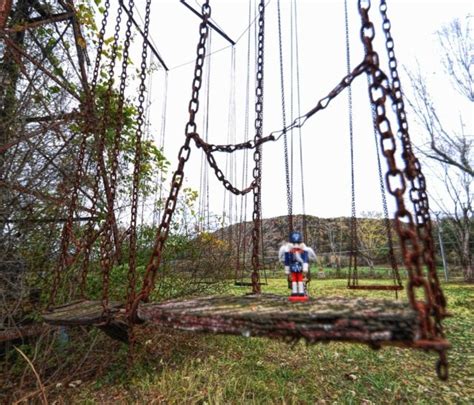 The Terrifying Lake Shawnee Amusement Park Was Built On An American