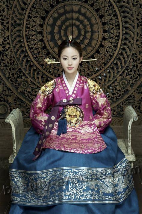 Traditional Korean Dress Hanbok 25 Photos
