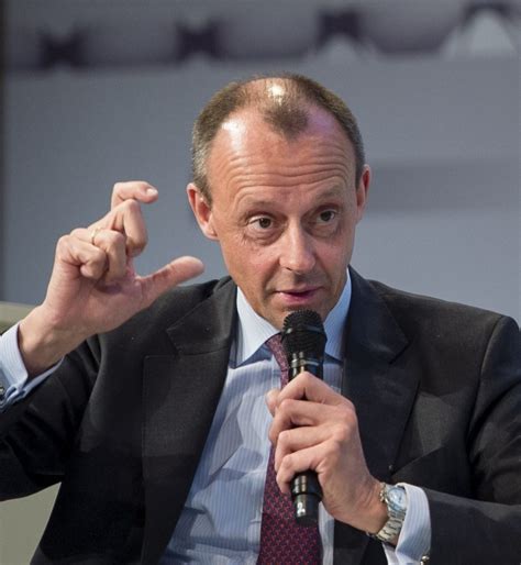 Für mich ist die gesellschaftliche mitte nicht eine rein ökonomische größe. Comeback in die Politik: Wer ist Friedrich Merz ...