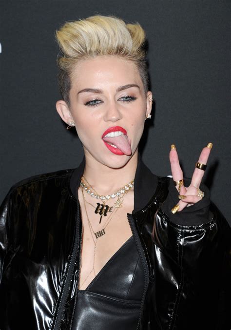 Miley Cyrus Fires Back At Racial Jabs ‘i Know What Color My Skin Is