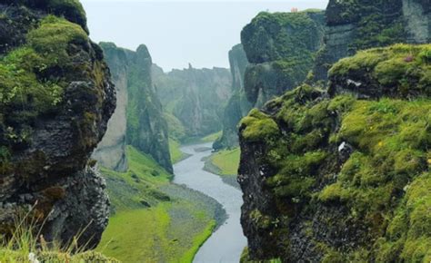 Fjaðrárgljúfur Canyon One Of Icelands Most Picturesque Spots Still Up For Sale Icelandmag