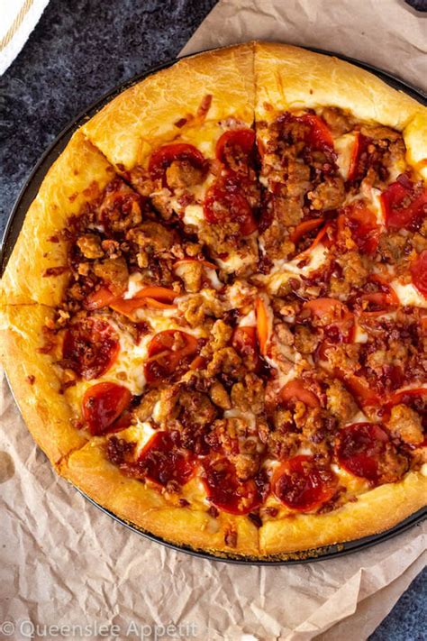This is definitely not for vegetarians. Meat Lovers Pizza ~ Recipe | Queenslee Appétit