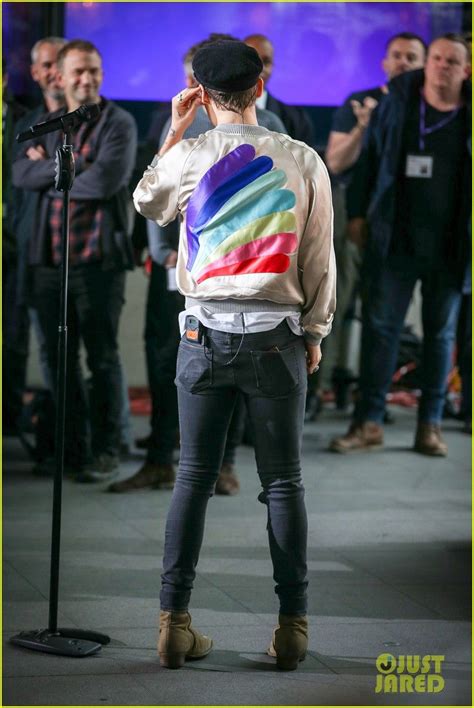 Harry styles is the eponymous debut studio album by english singer and songwriter harry styles. harry styles looks stylish while performing new songs from ...