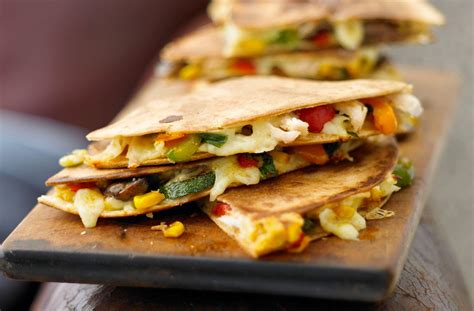 Cheesy Chorizo Quesadilla Recipe Mexican Food Recipes Recipes Mexican Quesadilla Recipes