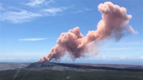 Hawaiis Kilauea Volcano Spews Lava From Giant Crack Forcing