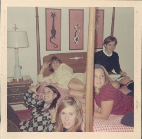 18 Cool Snaps Show What The 1970s Teenagers Often Did When At Home Vintage Photographs Vintage