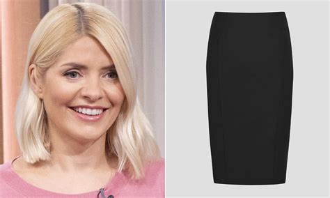 This Mornings Holly Willoughby Wows In Reiss Pencil Skirt And A Cosy