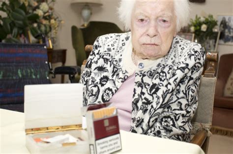 107 Year Old Woman Credits Long Life To Quitting Smoking Age 102 Daily Star