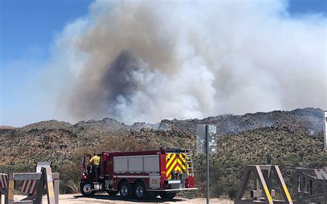 Arizonas Bush Fire Now The Largest In The Country Forces Evacuations