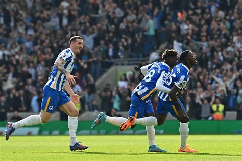 Moisés Caicedo anota su primer tanto en Inglaterra en goleada por 4 0