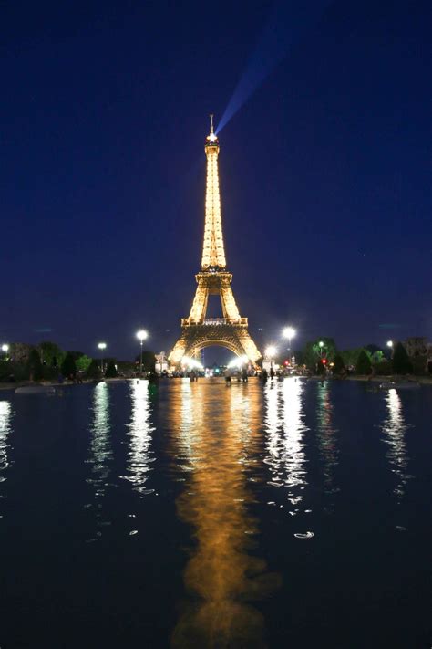 Cette année, le spectacle pyrotechnique prend le thème de la liberté. Tour Eiffel, Paris, juin 2019 - Bouilleurdephoto