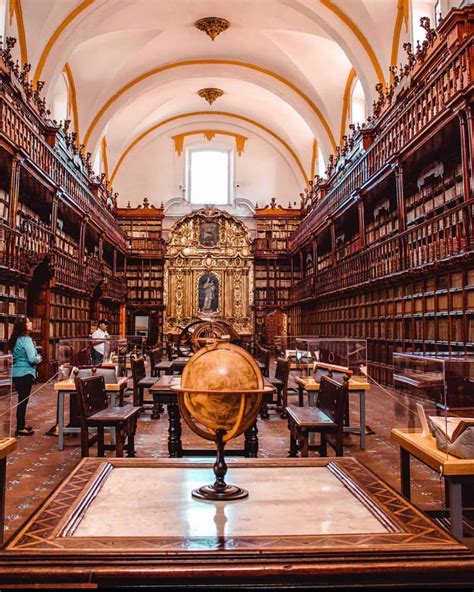 La Biblioteca Palafoxiana Es La Más Antigua De América Y Un Tesoro De