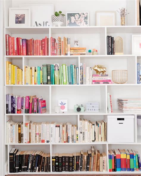 Color Coded Bookshelf Shelfie Inspiration Book Shelf Decor
