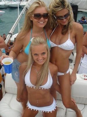 Glam Girls Gallery Of Sexy Girls On Boats Pics