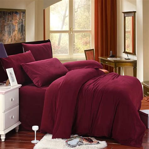 A king size bed is an excellent option for master bedrooms—ideally, you'll want your bedroom to be on the larger side. King Size Bed Comforter Sets - HomesFeed