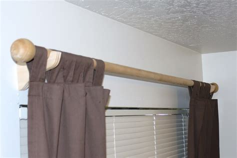 Diy Curtain Rods Wood Quick And Easy Diy Wooden Curtain Rod And