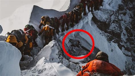 Mt Everest Carnage At Worlds Highest Peak As Death Toll Rises To 11