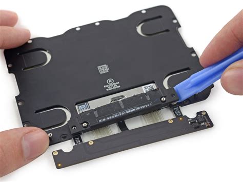 Teardown Of Apples New 13 Macbook Pro Reveals Force Touch Trackpad