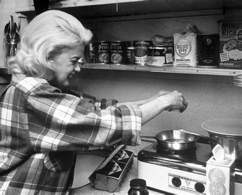 The poor soul was married to guildford dudley and shortly after their. SimplySassy: Jayne Mansfield | Janes mansfield, Jayne ...