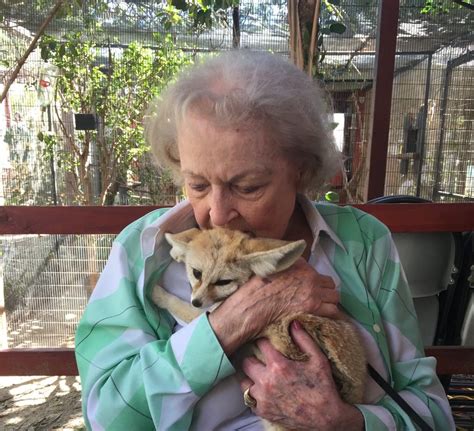 Betty White Adored Animals So Shelters And Zoos Are Celebrating Her