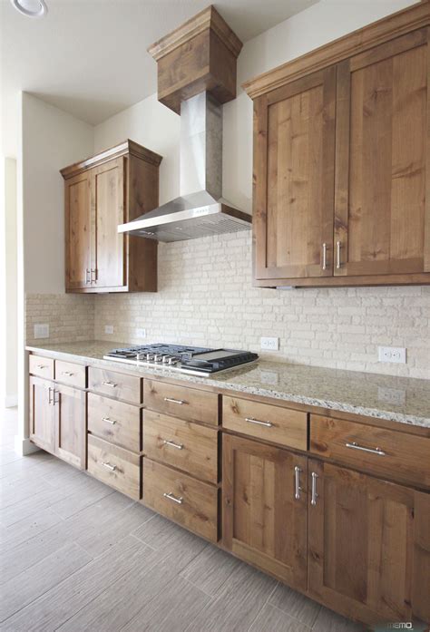 Achieving The Perfect Rustic Look With Knotty Alder Kitchen Cabinets
