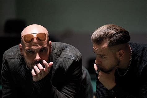 Con la musica in streaming su deezer puoi scoprire più di 56 milioni di brani, creare le tue playlist e condividere i tuoi brani preferiti con i tuoi amici. Gomorra 3 arriva in autunno, ultimi ciak a Napoli mentre ...