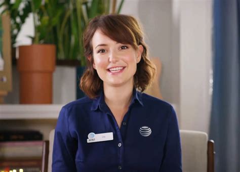 Lily Adams Is Back On Atandt Commercials Slicethelife