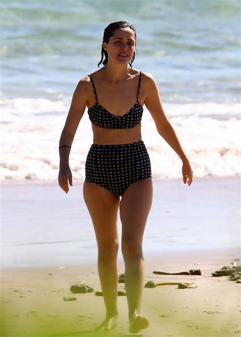 Rose Byrne In Bikini On The Beach In Byron Bay 08132020 Hawtcelebs