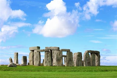 50 Amazing British Landmarks Everyone Should Visit